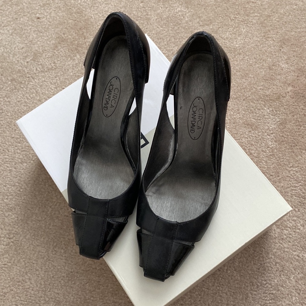 Circa Joan & David Pump Black Size 8M